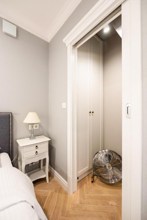 Lovely Apartment In The Heart Of Varşovia Exterior foto